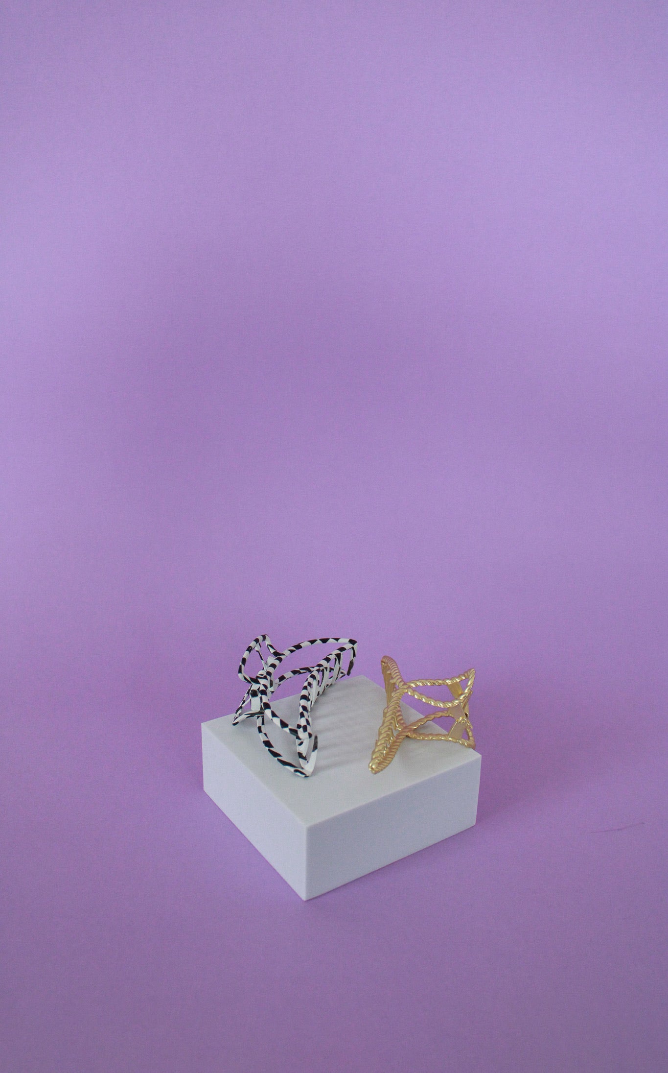 Blondie Matt Gold Claw Clip Ideal for Long Hair