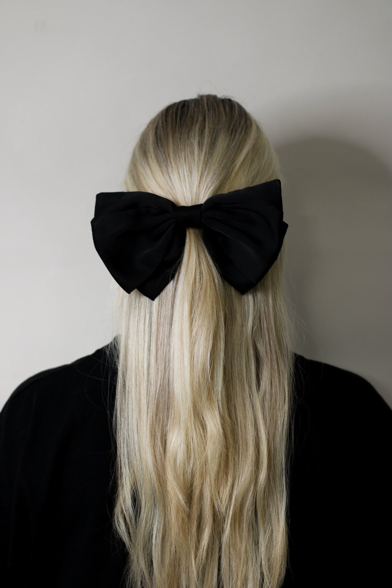 Black Oversized Hair Bow Comfortable and On-Trend